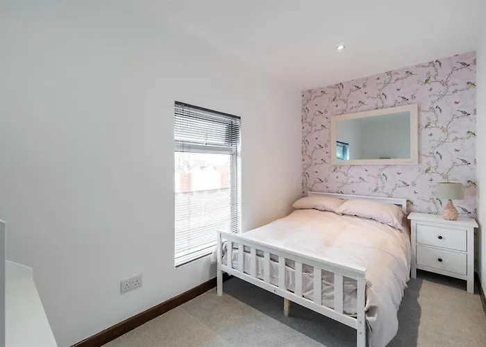 Belfast Newly Refurbished 3 Bed House
